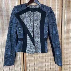 BCBG blue, white, black snakeskin print jacket xs